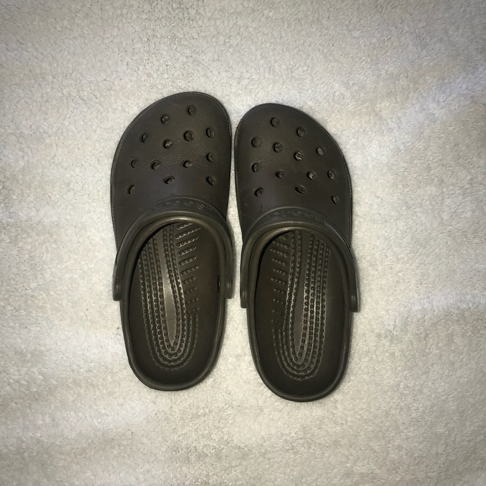 Crocs brown